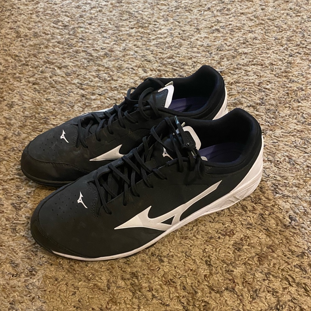 Mizuno softball turf cleats